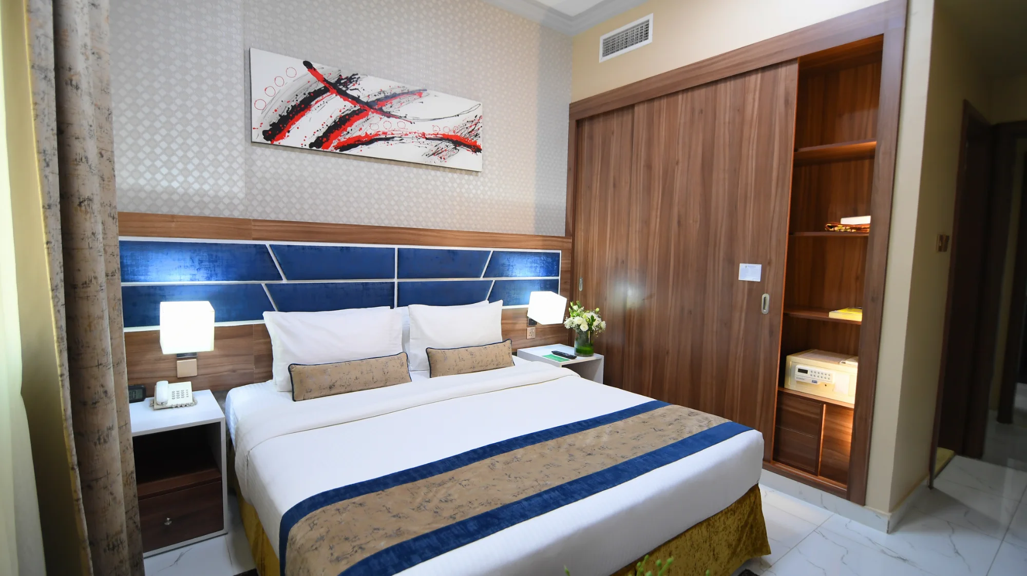 Luxury One Bedroom Apartment